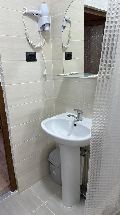 Hotel Лилия Gudauta Exterior foto